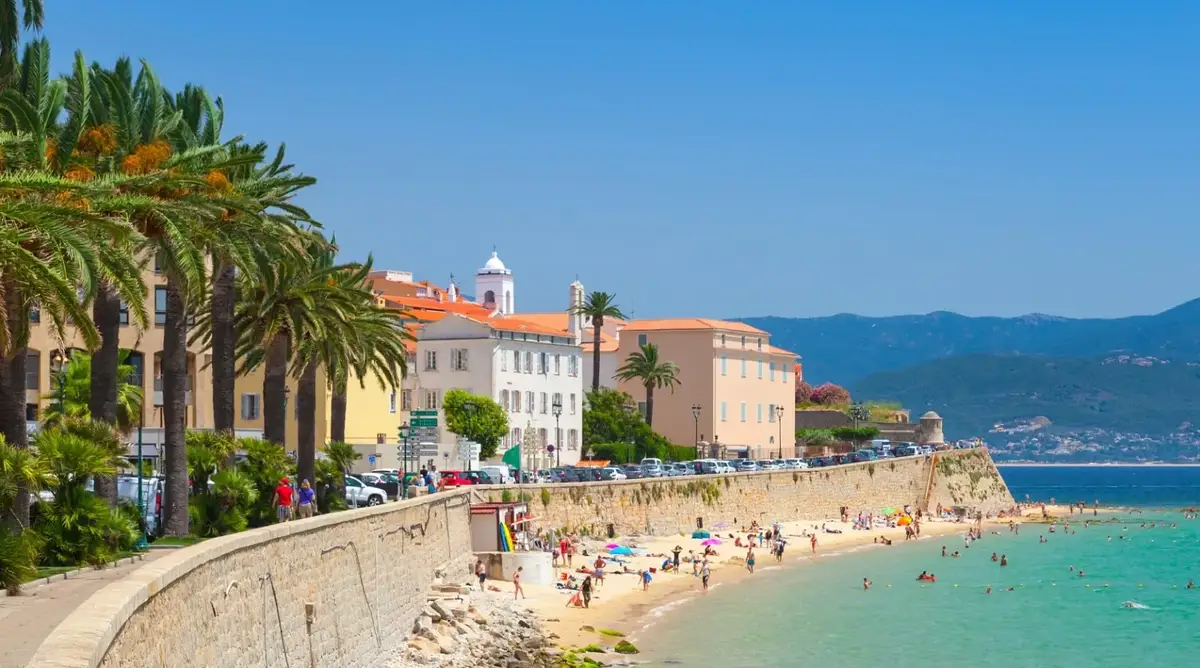 Widok – Ajaccio