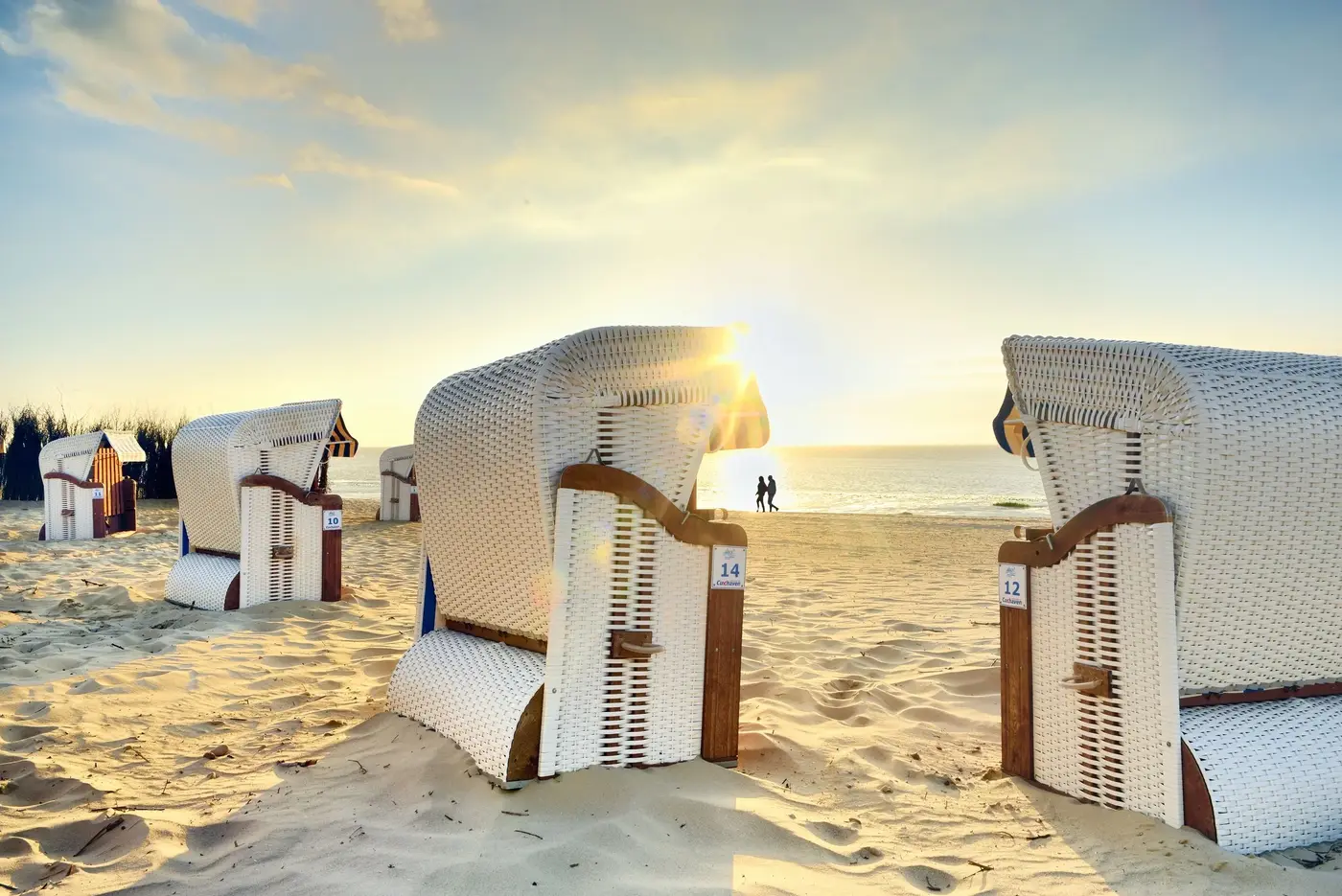 wybrzeże Morza Północnego w Cuxhaven, plaża i morskie zabytki w Niemczech
