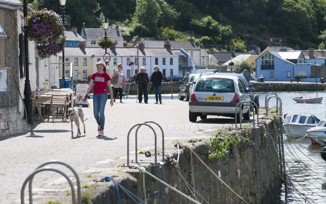 port Fishguard, krajobraz wybrzeża i Pembrokeshire w Walii