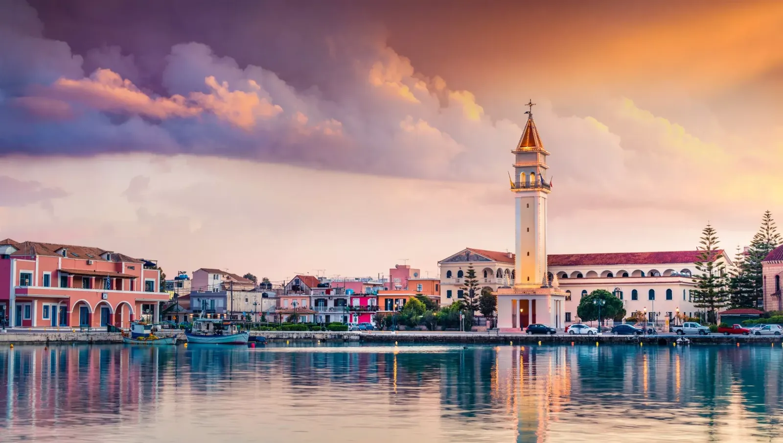 miasto Zakynthos, port i wybrzeże Morza Jońskiego w Grecji
