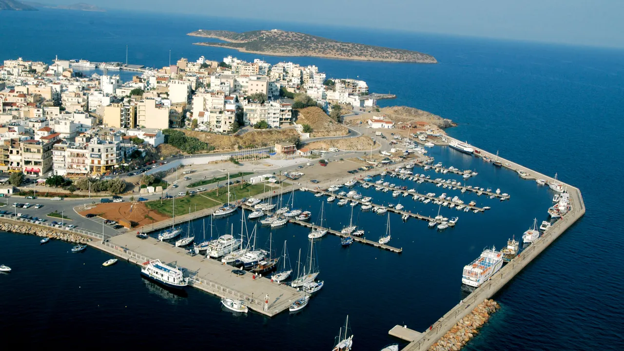 Agios Nikolaos, Zakynthos – port i kierunek promowy