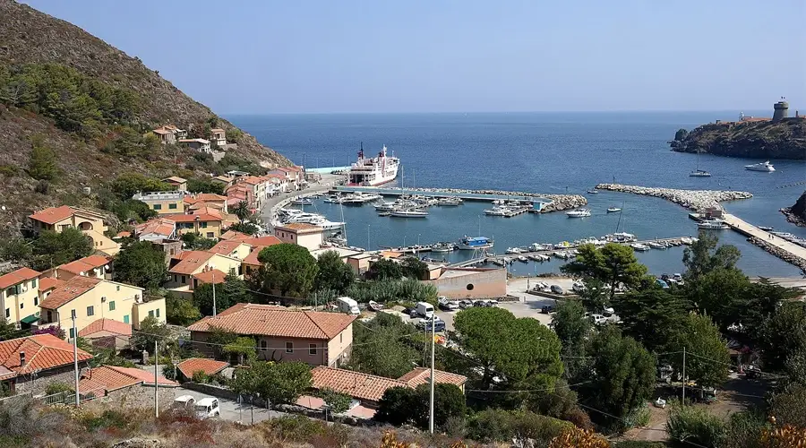 Capraia – port i kierunek promowy