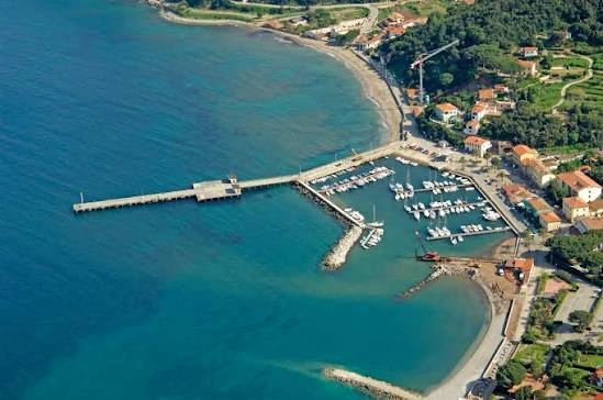 Cavo – port i kierunek promowy