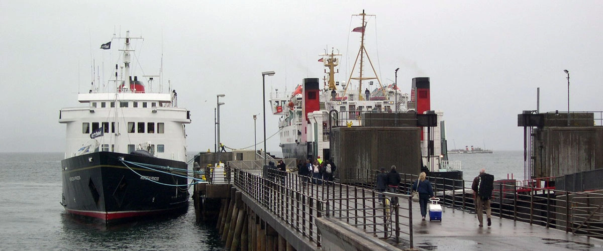 Coll – port i kierunek promowy
