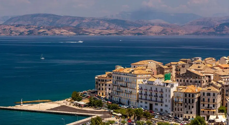 Corfu – port i kierunek promowy