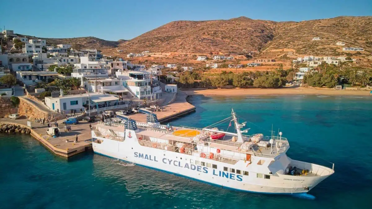 Donoussa – port i kierunek promowy
