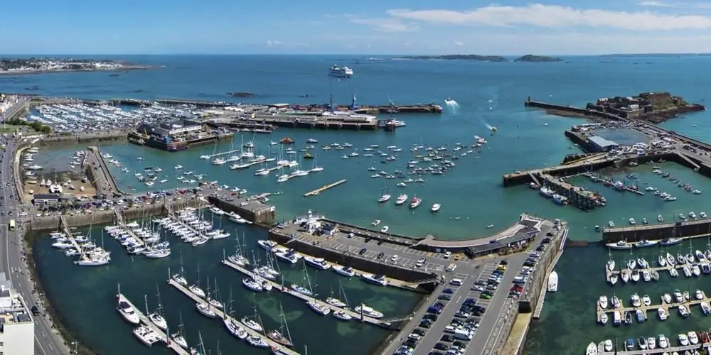 Guernsey – port i kierunek promowy