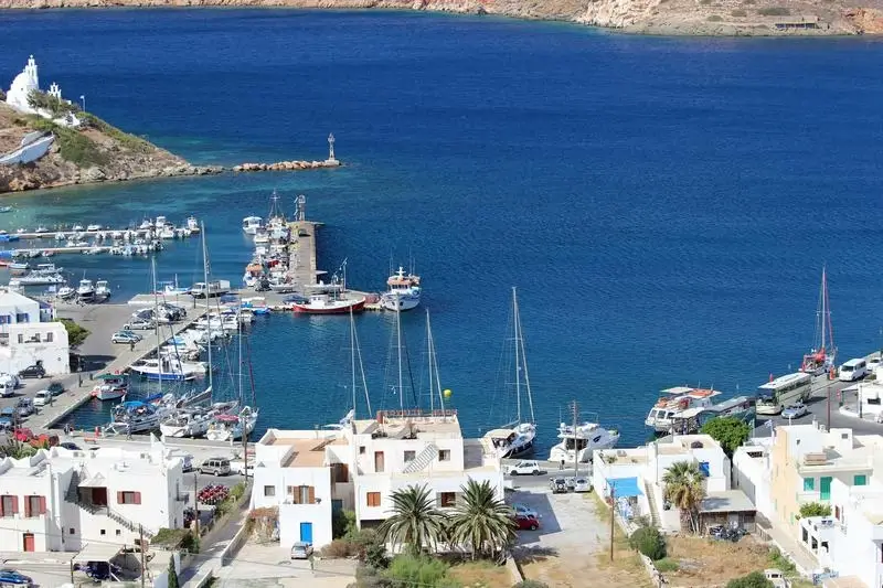 Ios – port i kierunek promowy