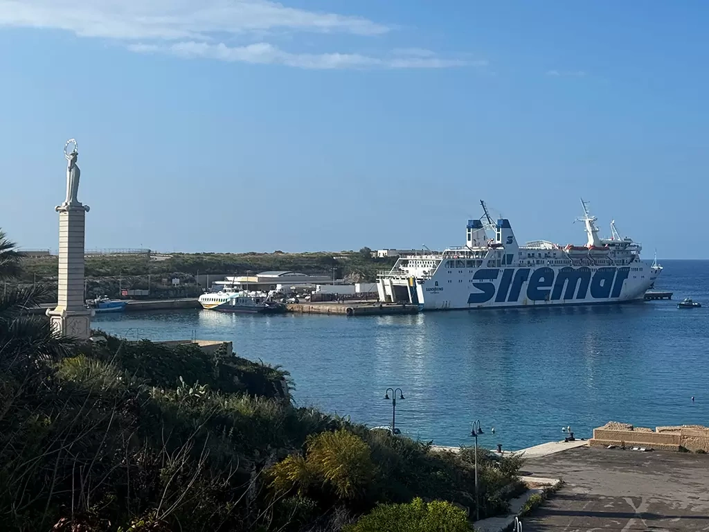 Lampedusa – port i kierunek promowy