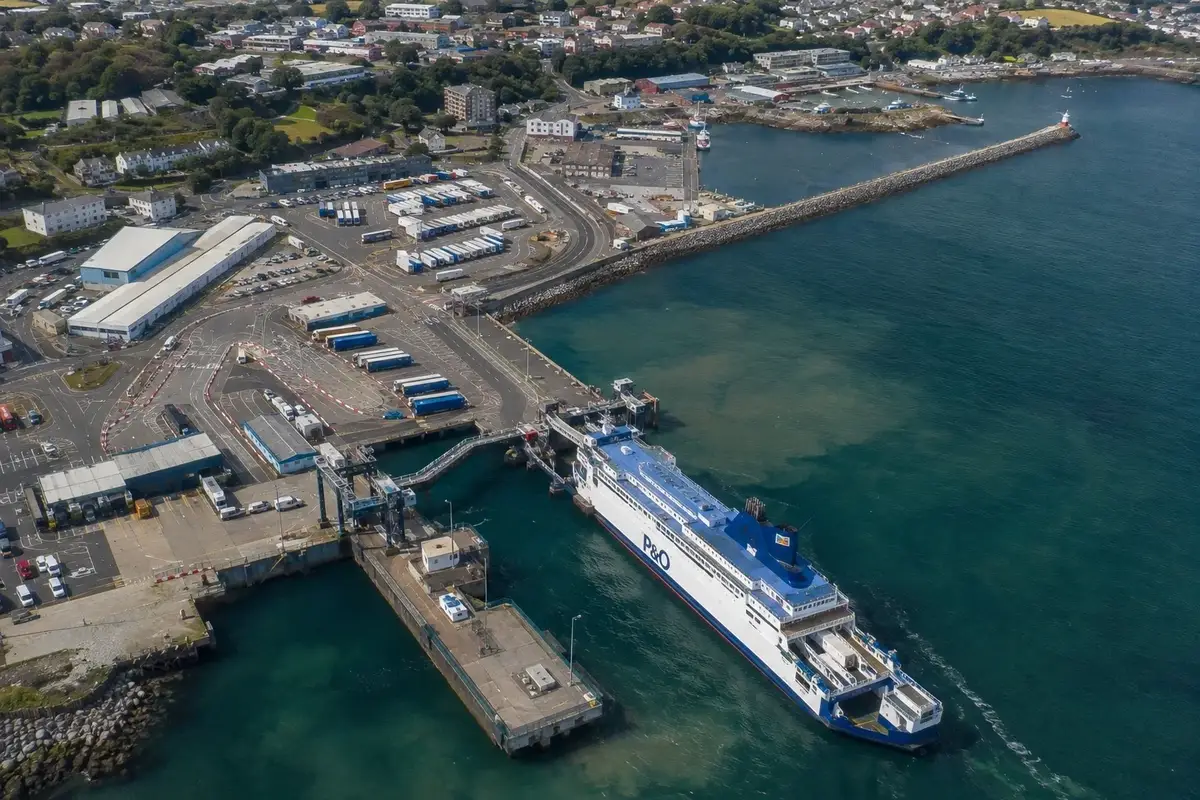 Prom pasażerski i podróż morska: Cairnryan – Larne