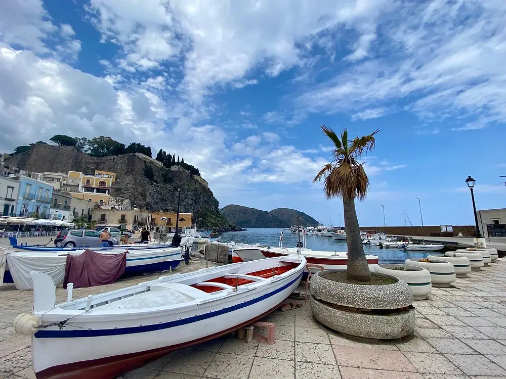 Lipari – port i kierunek promowy