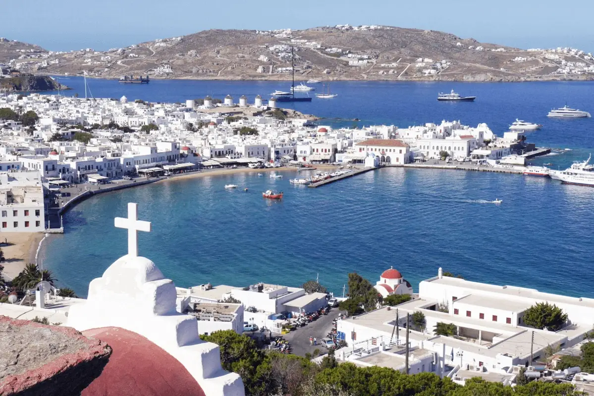 Mykonos – port i kierunek promowy