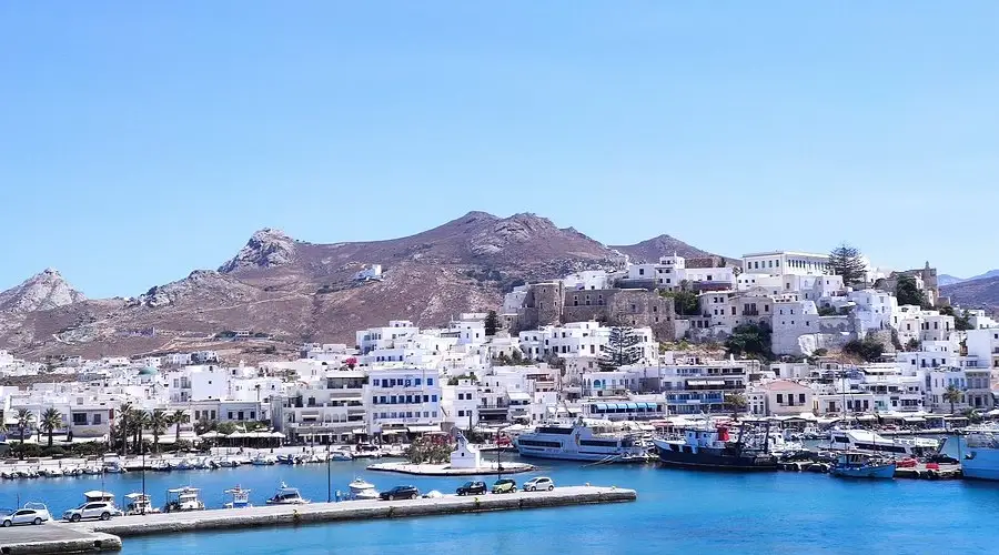 Naxos – port i kierunek promowy