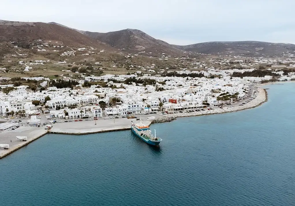 Paros – port i kierunek promowy
