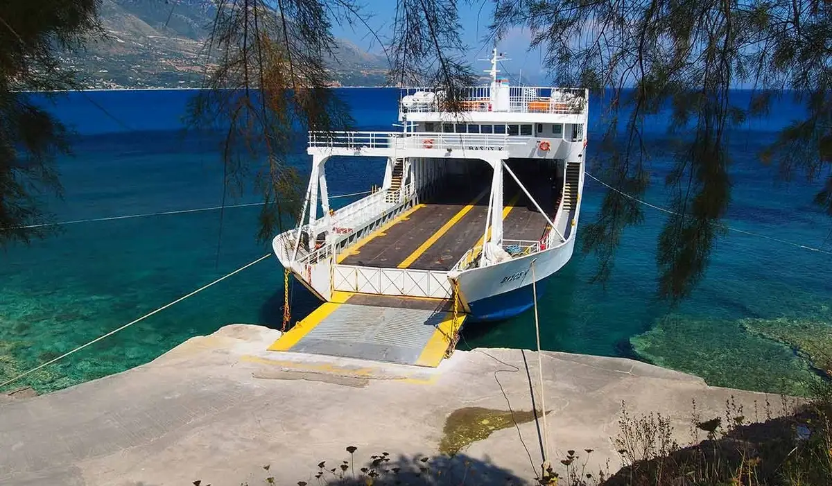 Pesada (Kefalonia) – port i kierunek promowy