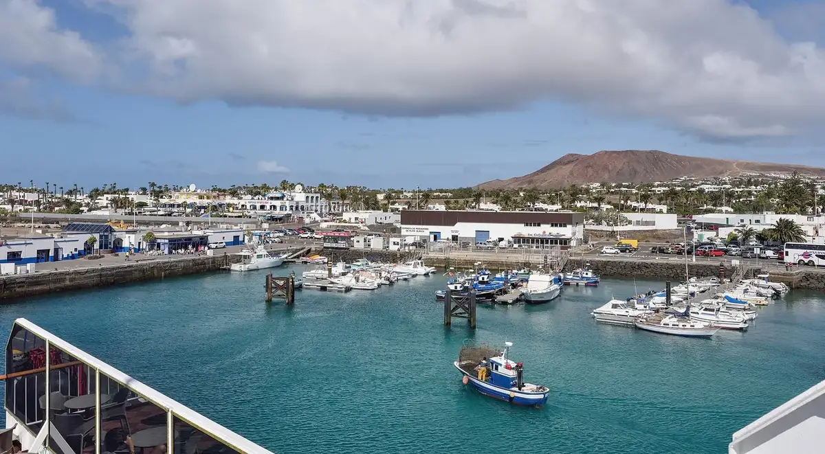 Prom pasażerski i podróż morska: Corralejo – Playa Blanca
