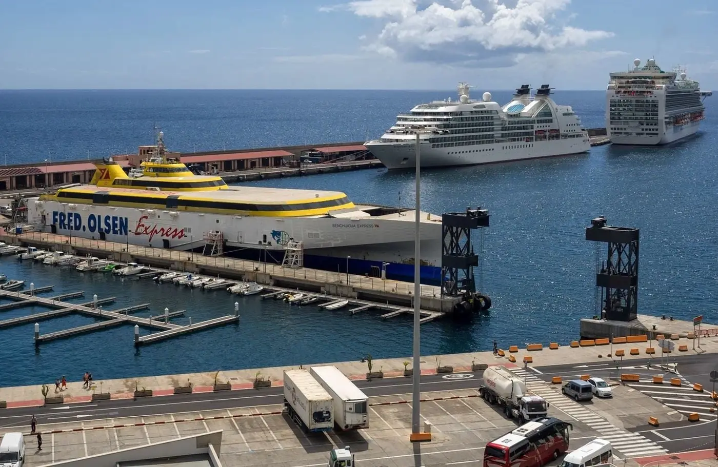 Prom pasażerski i podróż morska: Los Cristianos – Santa Cruz de La Palma
