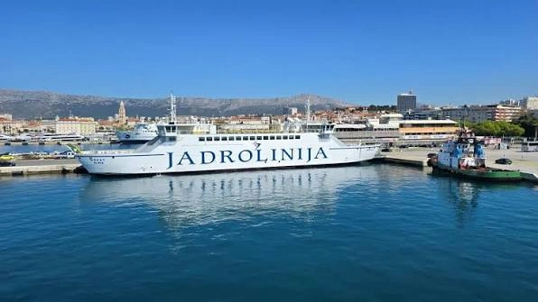Stari Grad – port i kierunek promowy