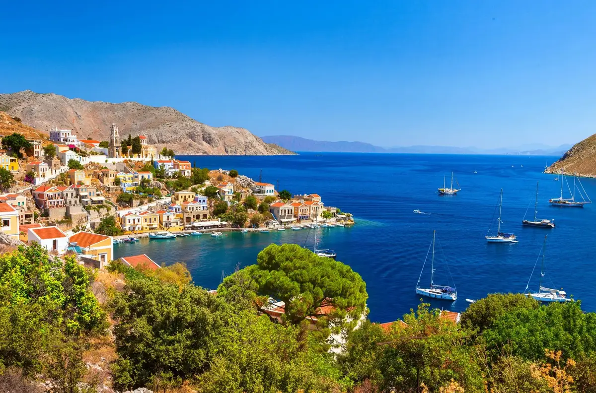 Symi – port i kierunek promowy