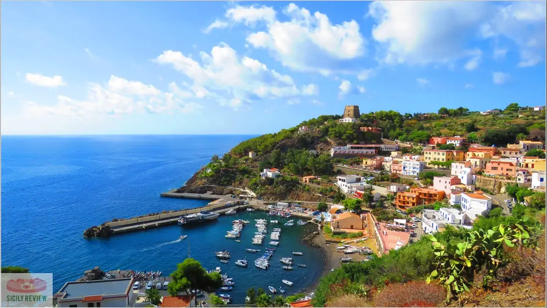Ustica – port i kierunek promowy
