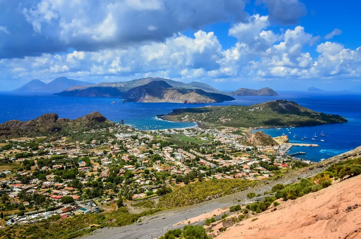Vulcano – port i kierunek promowy