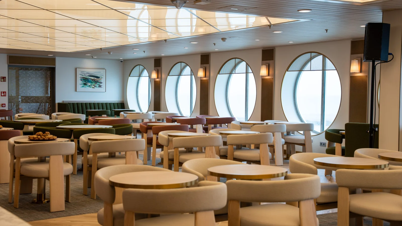 restauracja na pokładzie statku Brittany Ferries