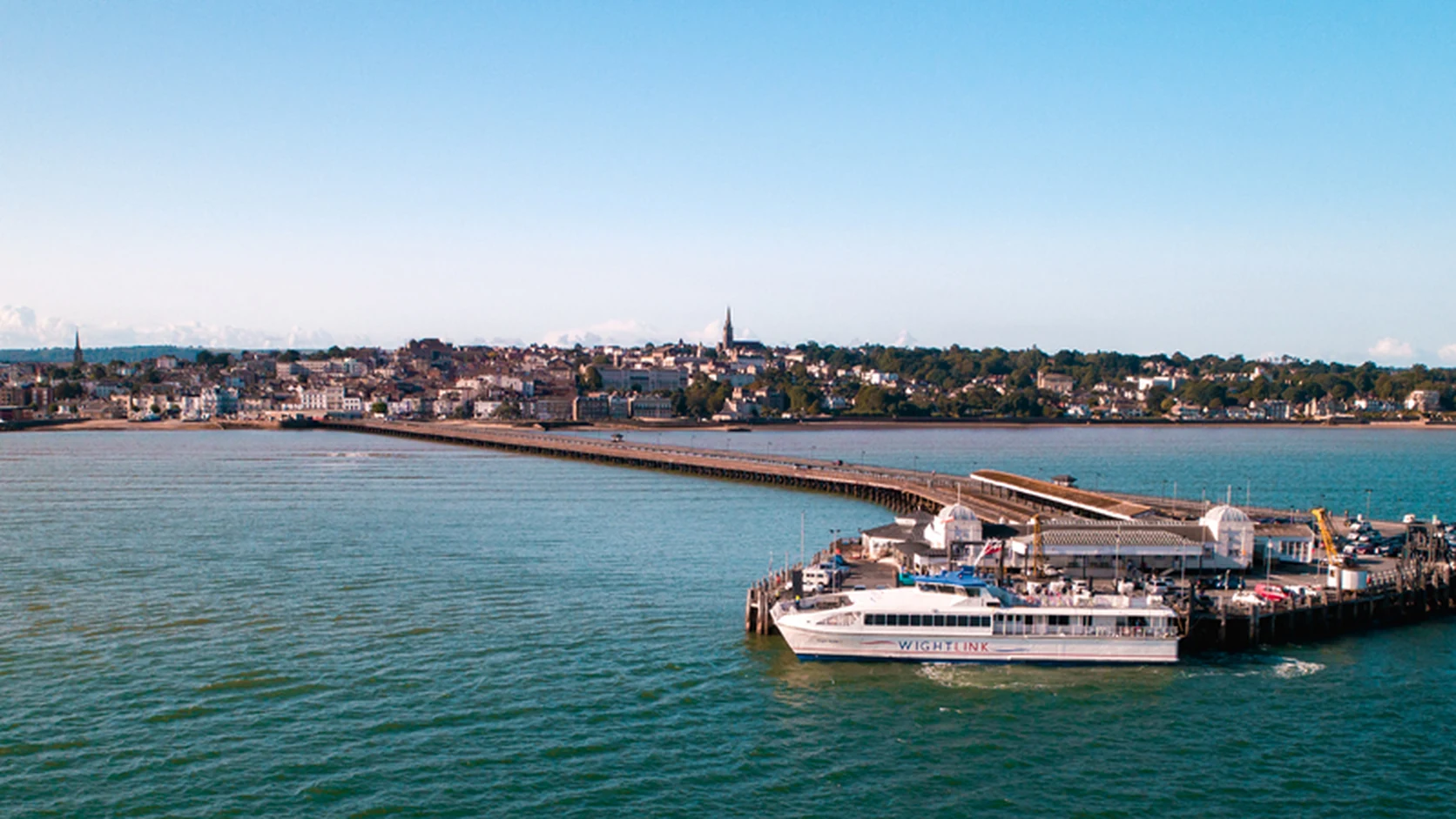 Wightlink FastCat obsługujący Ryde Pier Head