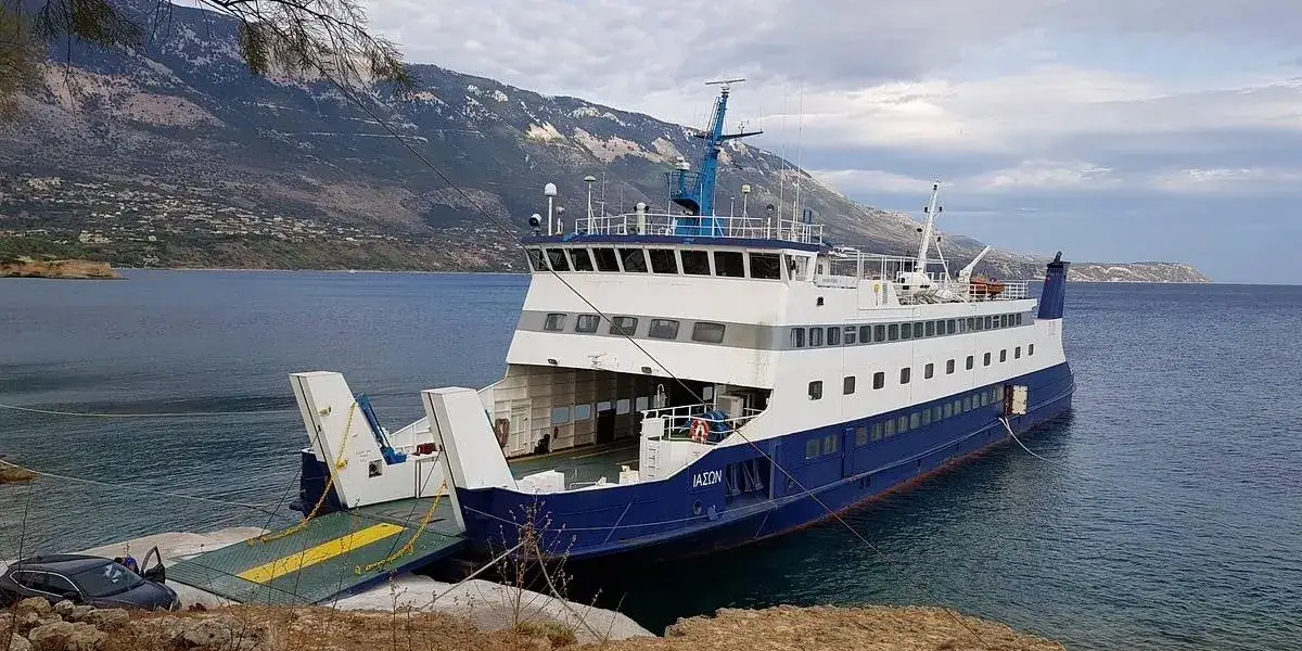 Prom pasażerski i podróż morska: Pesada, Kefalonia – Agios Nikolaos, Zakynthos