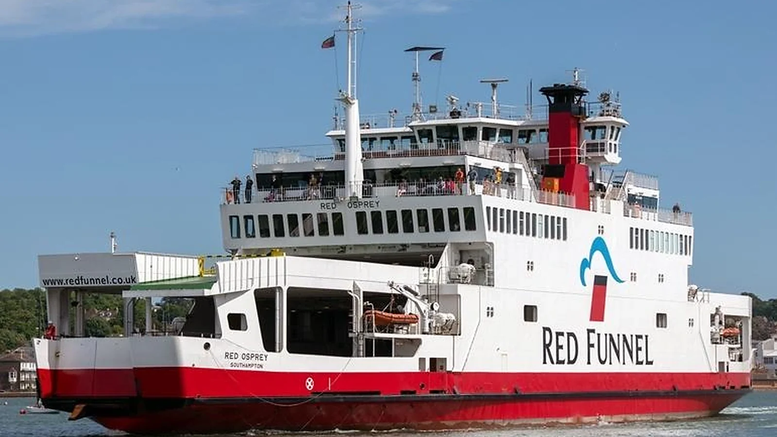 East Cowes – port i kierunek promowy